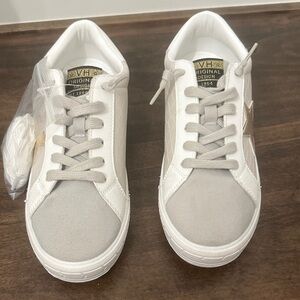 Vintage Havana White and Gray Sneakers